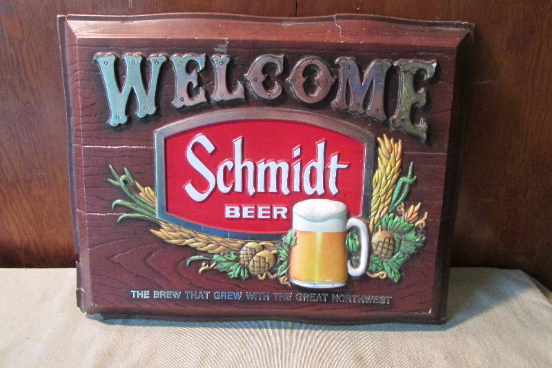 lot 2 image: Vintage Schmidt Beer Sign