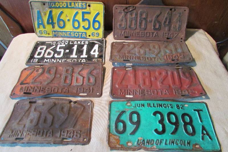 lot 3 image: Vintage License Plates