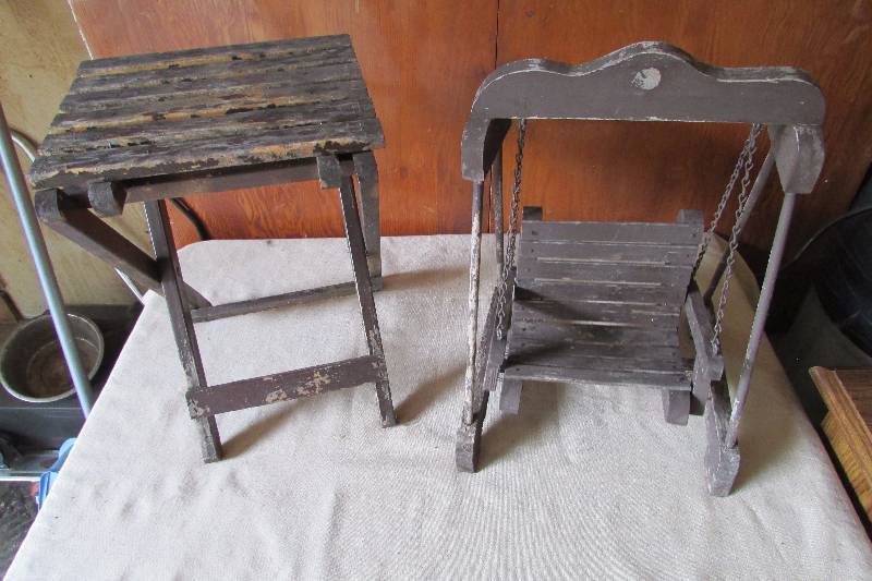 lot 41 image: Vintage Dcor