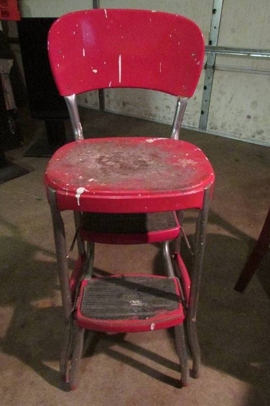 lot 55 image: Vintage Cosco Stool