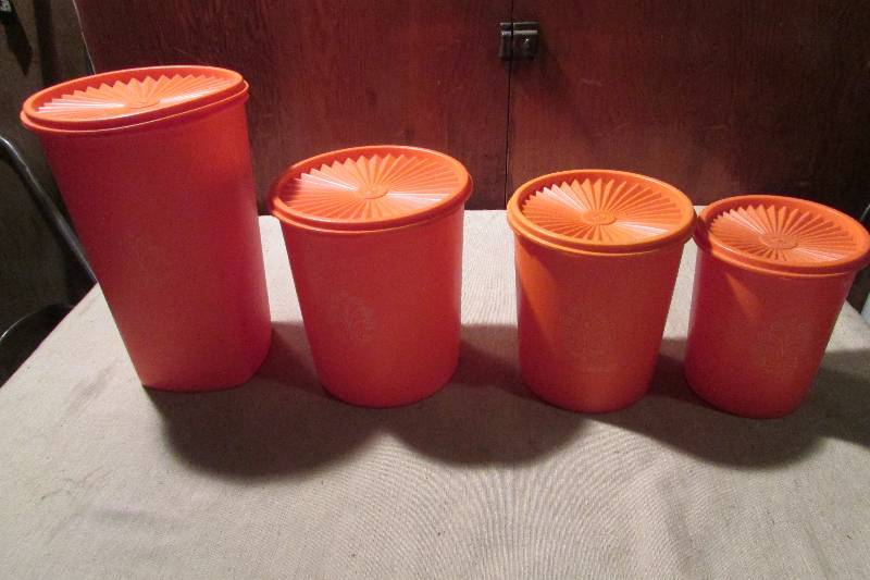 lot 68 image: Vintage Tupperware