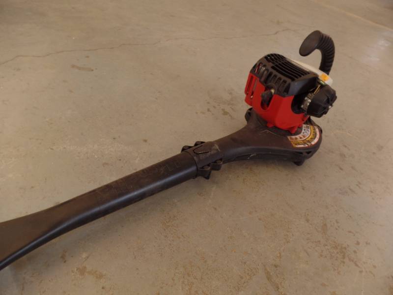 LEAF BLOWER
