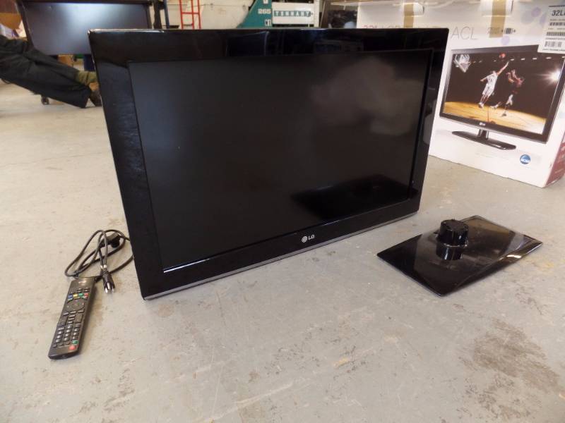 32 LCD TV