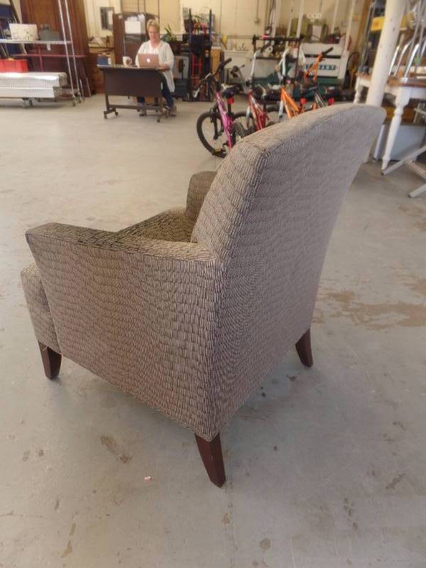 COMMERCIAL CHAIRS