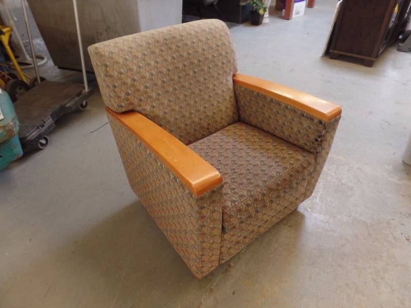 COMMERCIAL CHAIRS