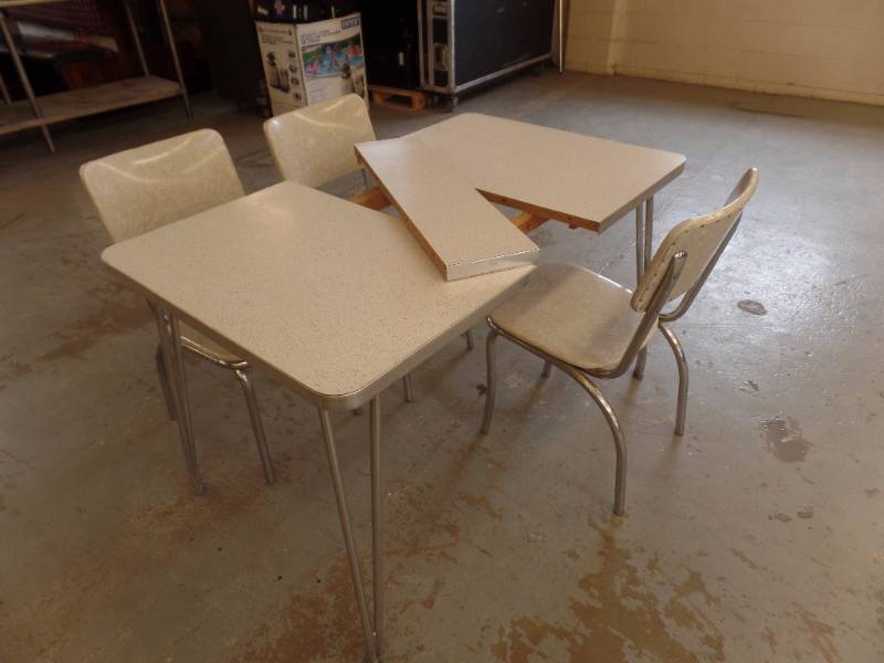 RETRO TABLE AND CHAIRS