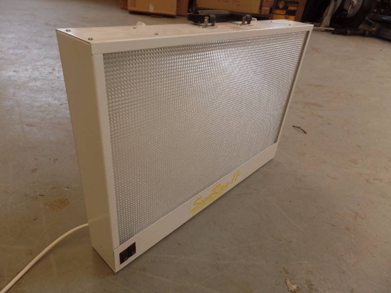 LIGHT THERAPY LAMP