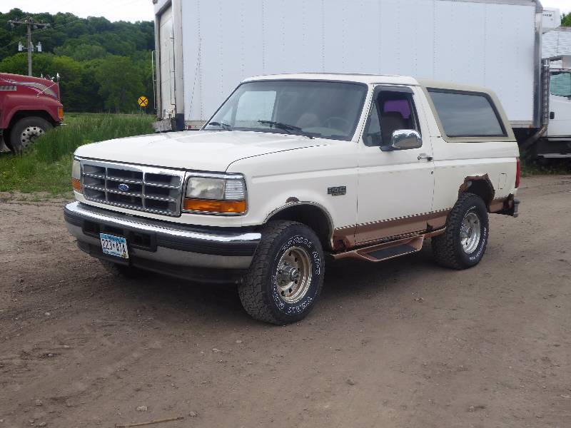 lot 1 image: 1995 Ford Bronco 4X4