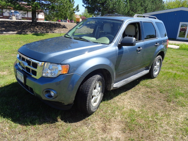 lot 4 image: 2010 Ford Escape XLT