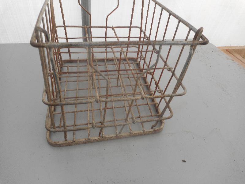 lot 2 image: ANTIQUE STEEL MILK CRATE