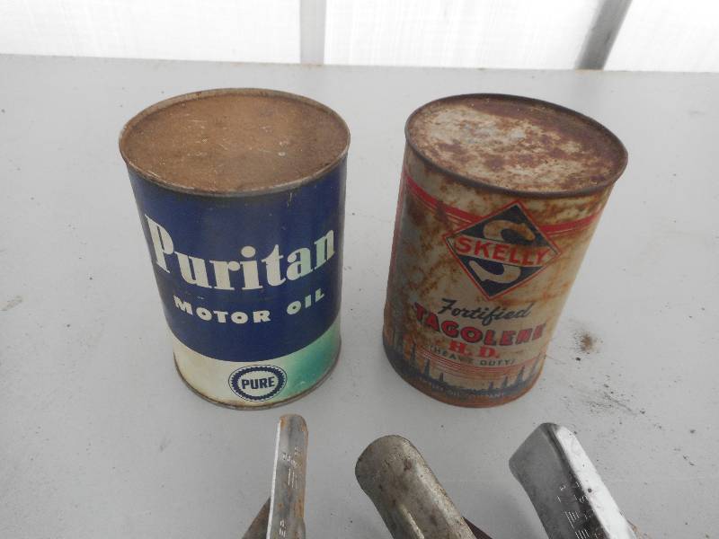 lot 22 image: VINTAGE OIL CANS AND SPOUTS