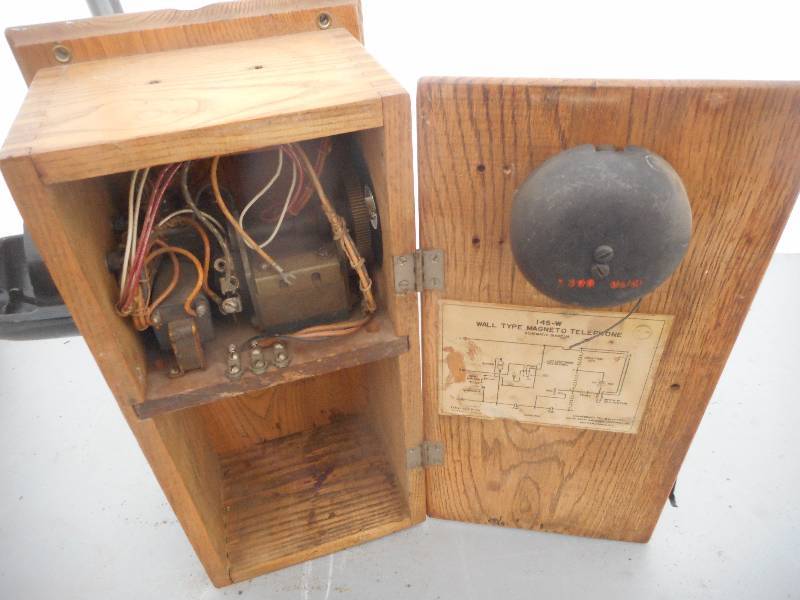 lot 30 image: ANTIQUE TELEPHONE