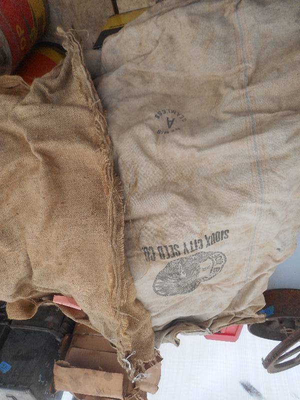 lot 51 image: COLLECTIBLE SACKS AND BURLAP BAG