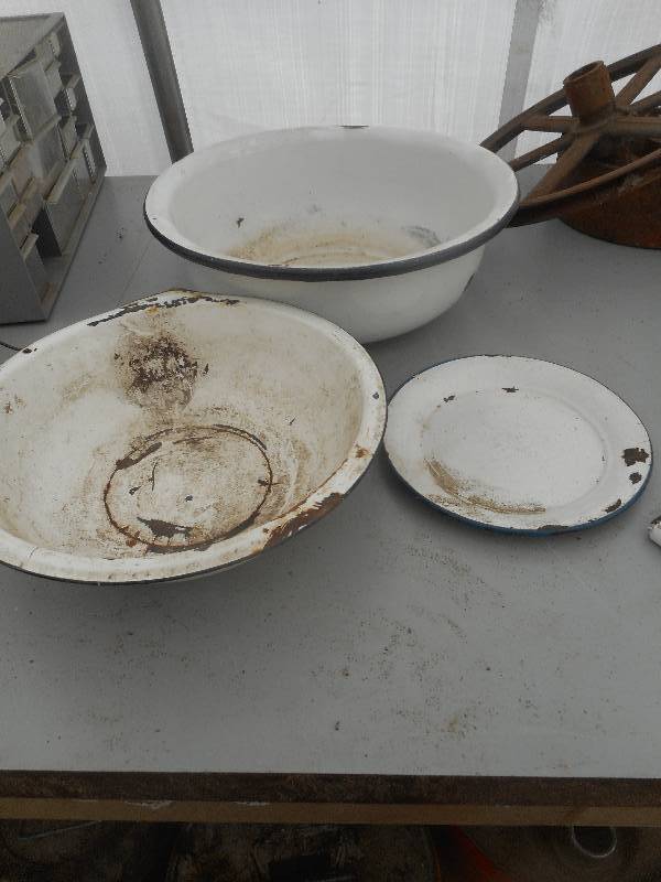 lot 55 image: 2 METAL BASINS 1 PLATE