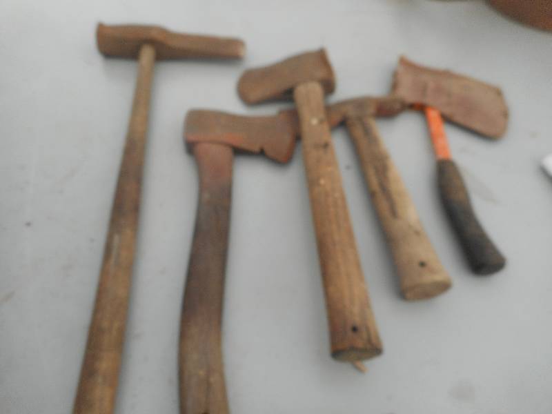 lot 65 image: 5 VINTAGE HATCHETS