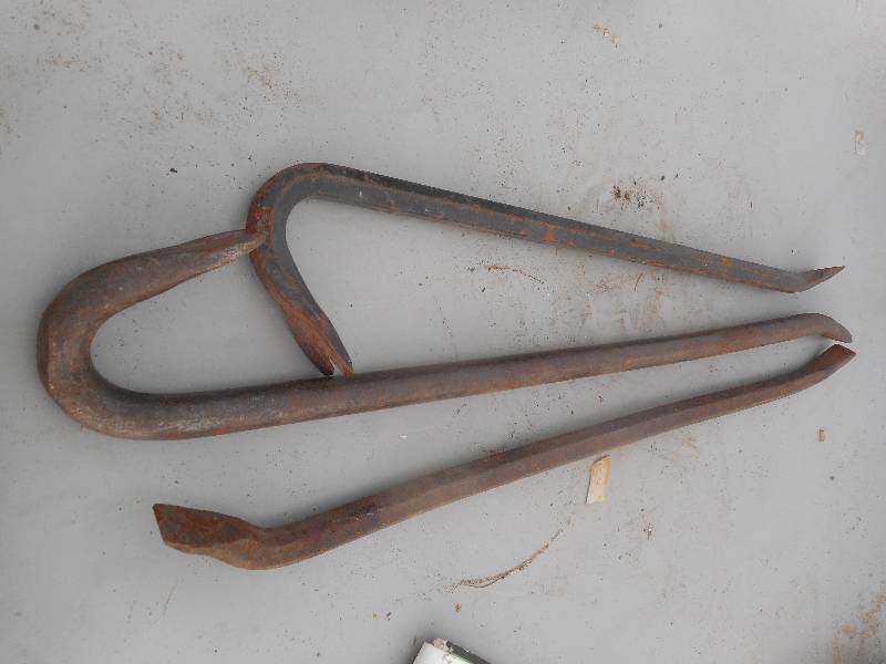 lot 73 image: 3 HEAVY PRY BARS