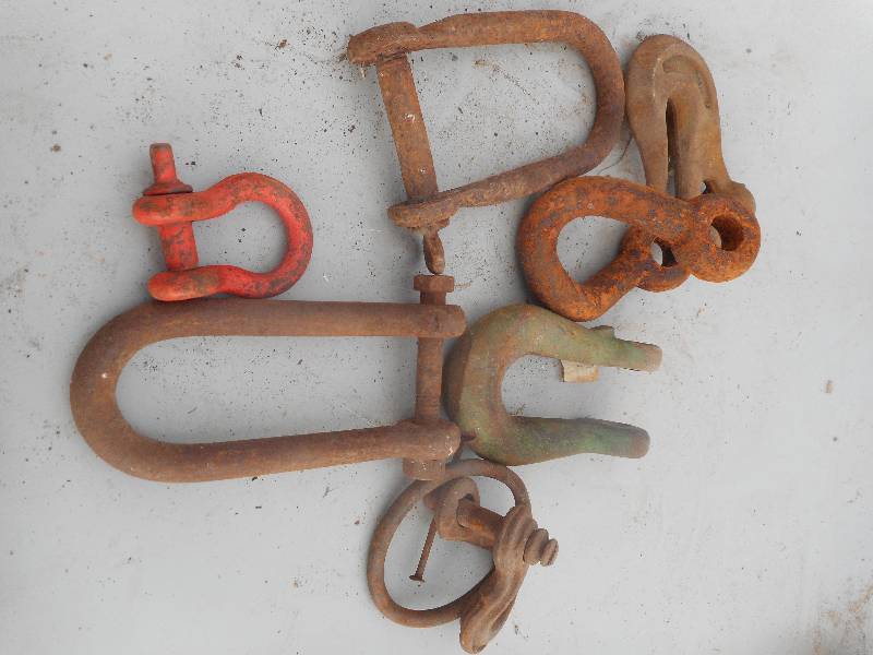 lot 78 image: HEAVY METAL CLEVISES