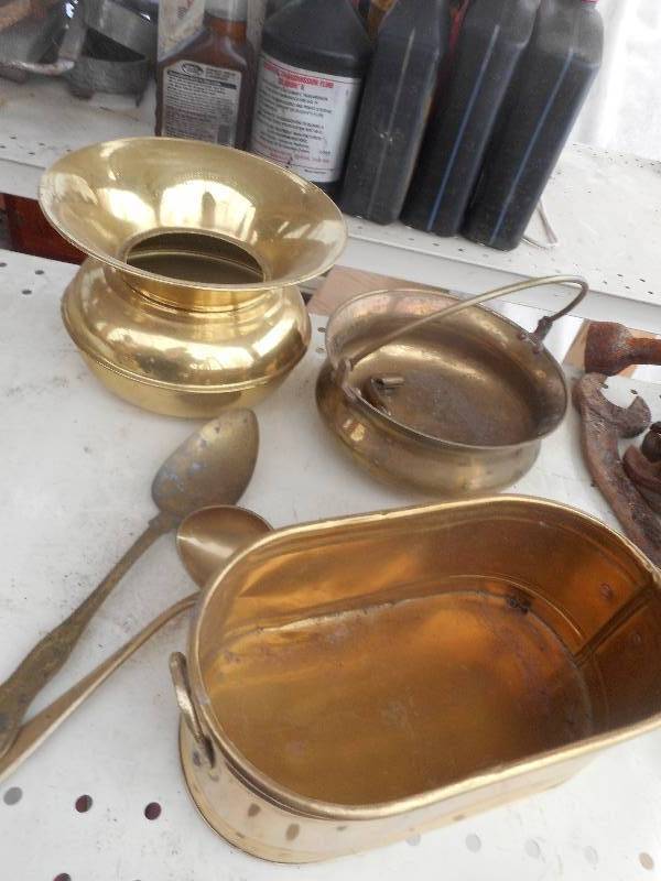 lot 105 image: VINTAGE BASSWEAR