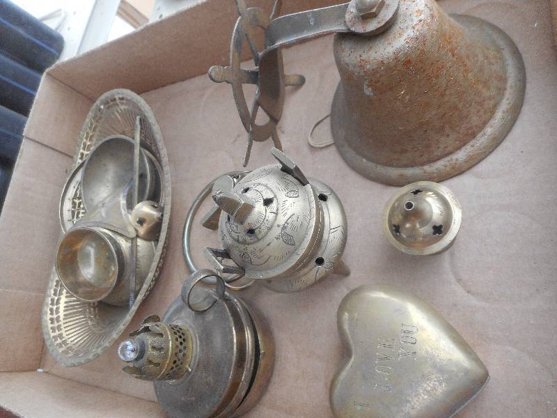 lot 113 image: BRASS MISC