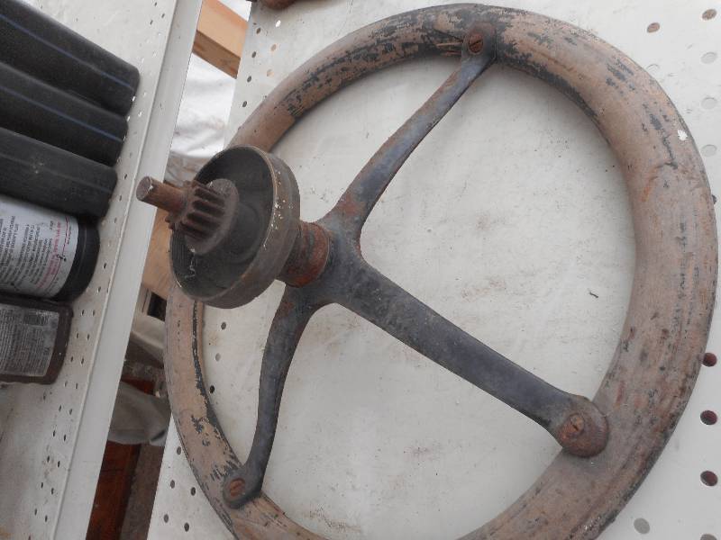 lot 118 image: WOODEN STEERING WHEEL