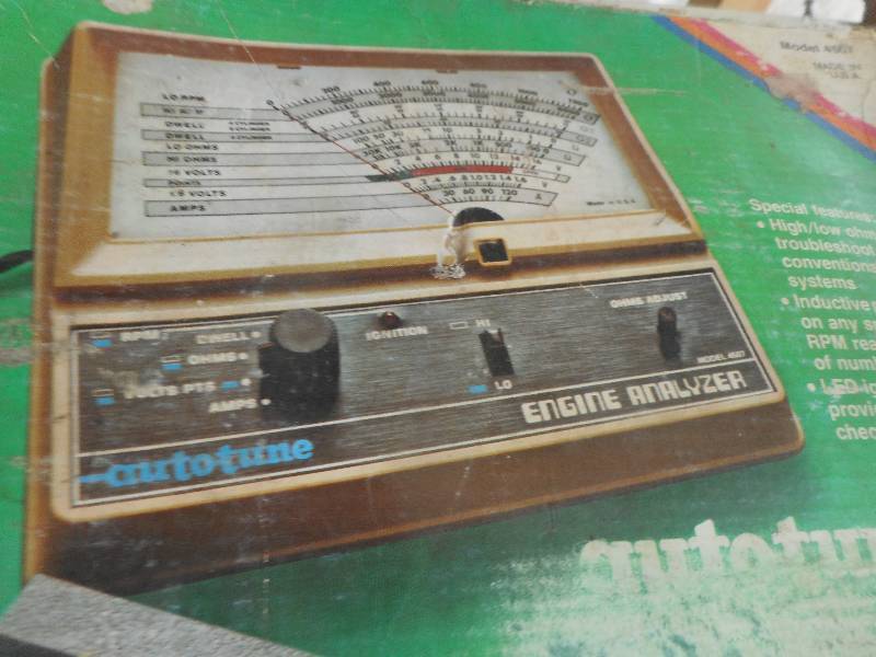 lot 126 image: ENGINE ANALIZER
