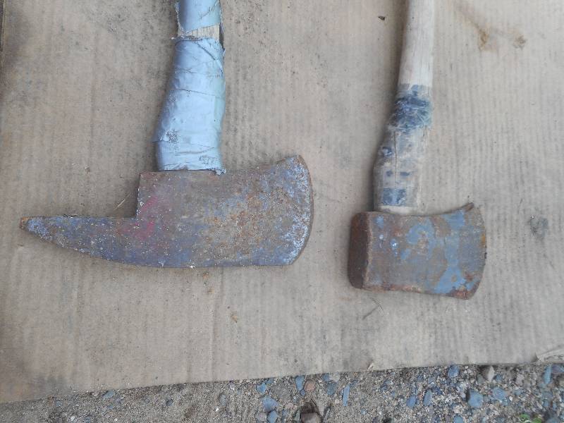 lot 156 image: 2 AXES