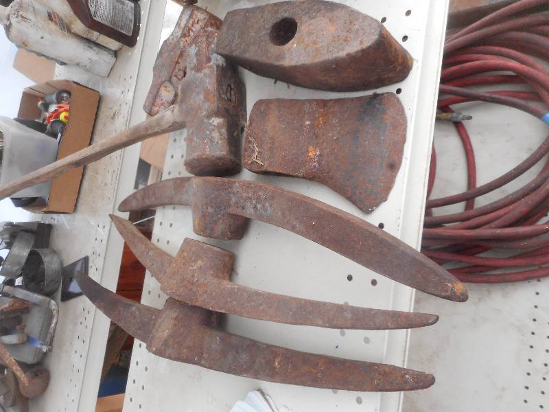 lot 157 image: POST MALL PICK AXE REG AXE ENDS