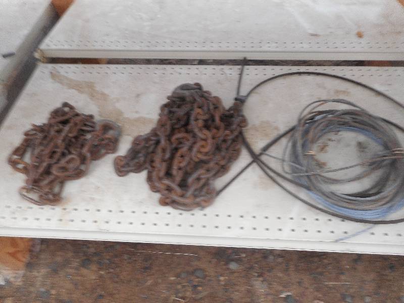 lot 158 image: 2 LOG CHAIN