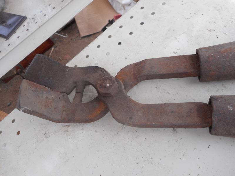 lot 162 image: ANTIQUE WOOD HANDLED BLACK SMITH TOOL