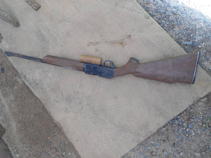 lot 165 image: BB GUN