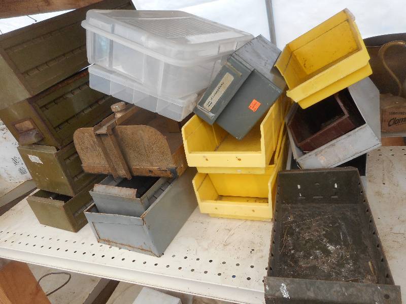 lot 171 image: 17 PARTS BINS