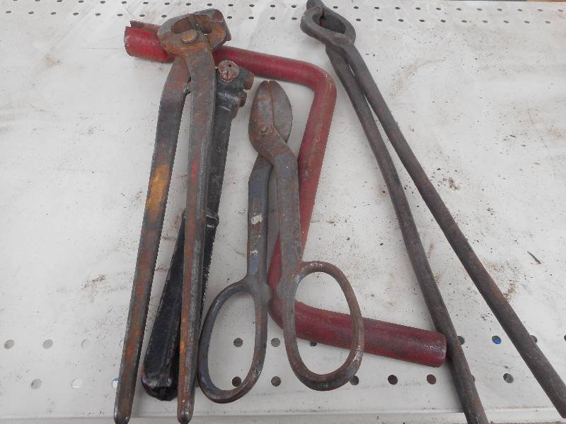 lot 173 image: VINTAGE TOOLS