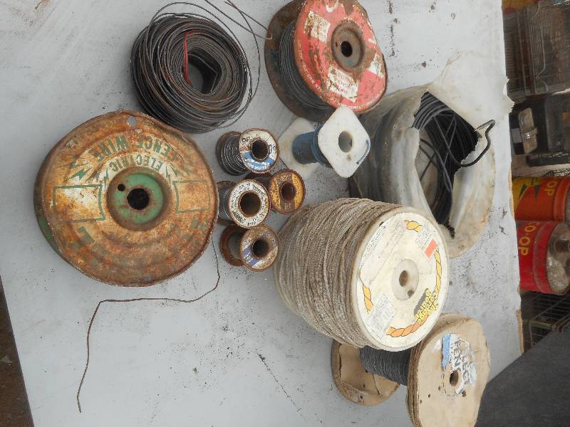 lot 186 image: GARAGE STUFF