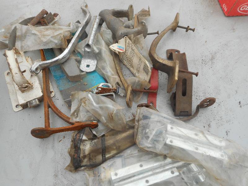 lot 190 image: DRAWER HANDLES