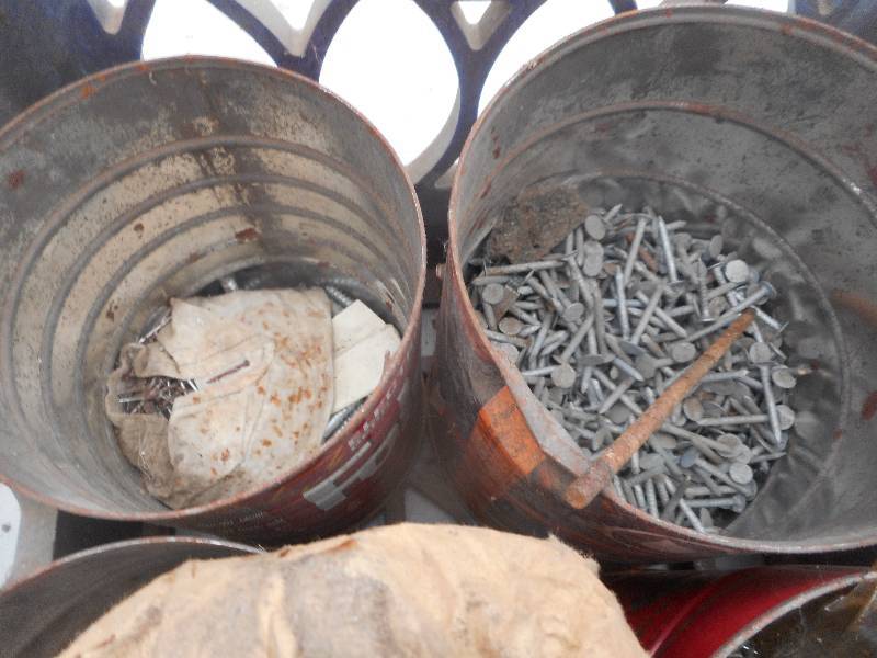 lot 195 image: NAILS