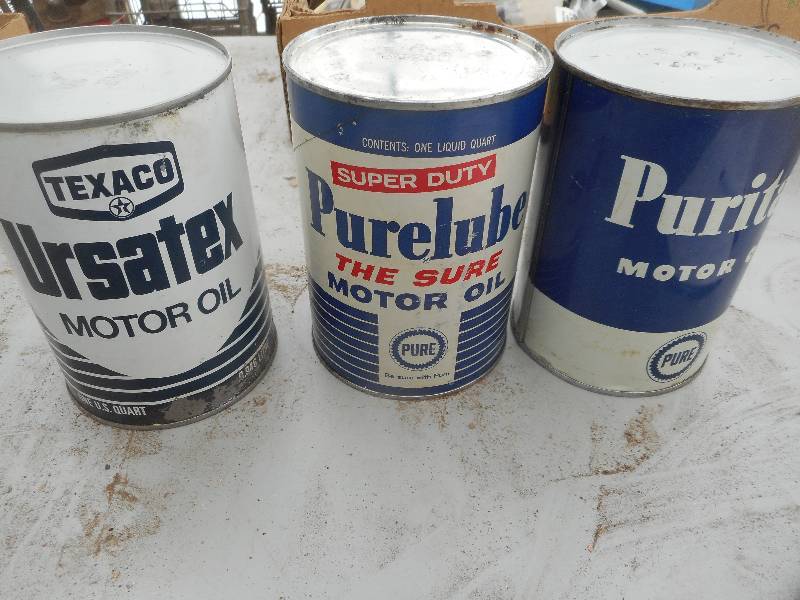 lot 225 image: COLLECTIBLE OIL CANS