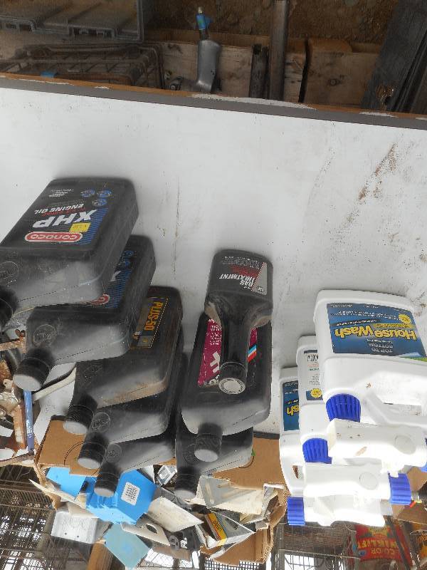 lot 229 image: TRANNY FLUID , 2 CYCLE OIL , 1540