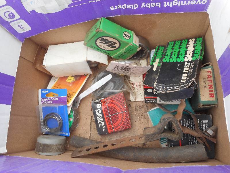 lot 231 image: GARAGE STUFF