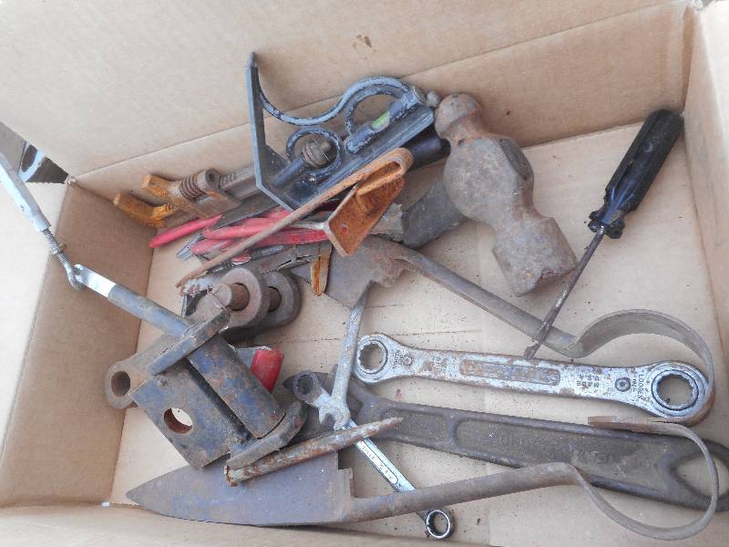 lot 232 image: HAND TOOLS