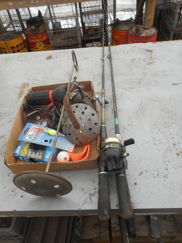 lot 236 image: 2 FISHING RODS AND 1 REEL