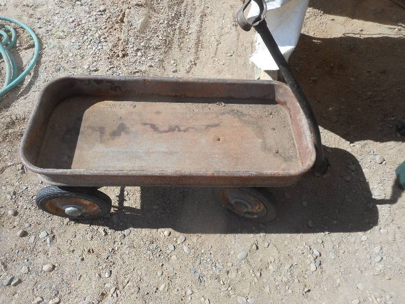 lot 253 image: ANTIQUE STAR FIGHTER WAGON