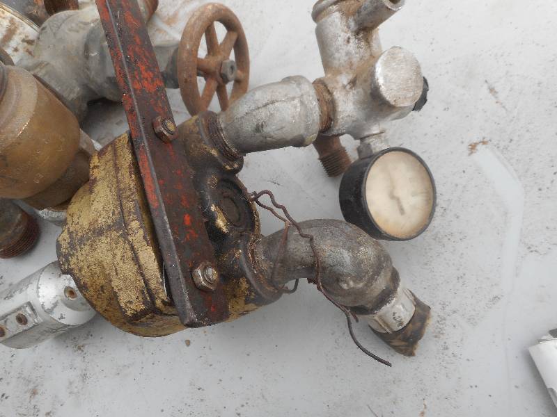 lot 254 image: VALVES , PUMP AND GAUGE