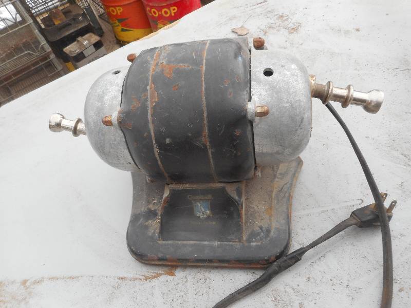 lot 255 image: VINTAGE EXCERSISE STIMULATOR