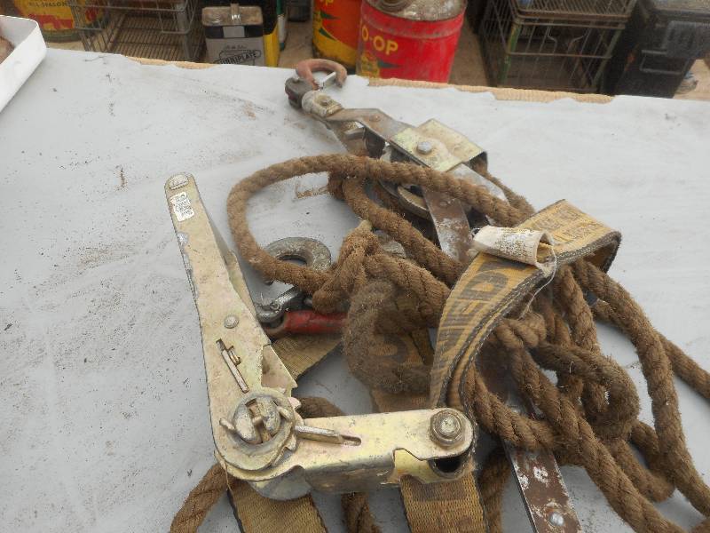 lot 261 image: COMALONG AND ROPE