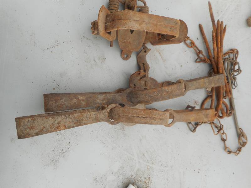 lot 271 image: 3 ANTIQUE TRAPS