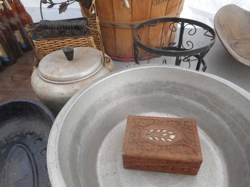 lot 284 image: VINTAGE TUB