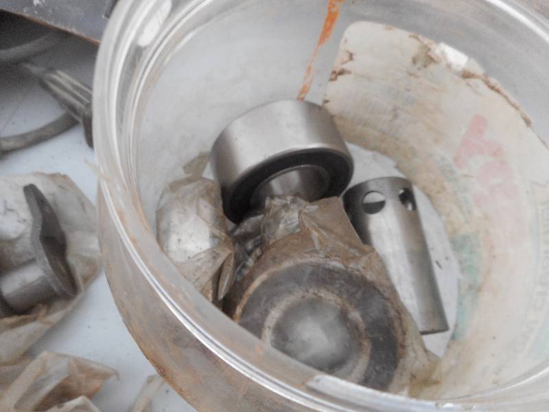 lot 285 image: MAGNET , CHAIN MASTER LINKS , LARGE   EGNITION WIRE SET , BEARINGS