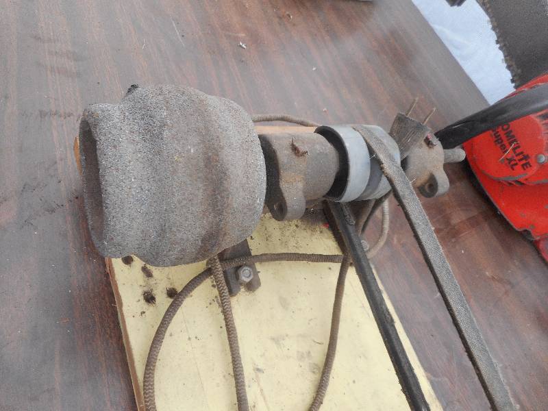 lot 293 image: GRINDER