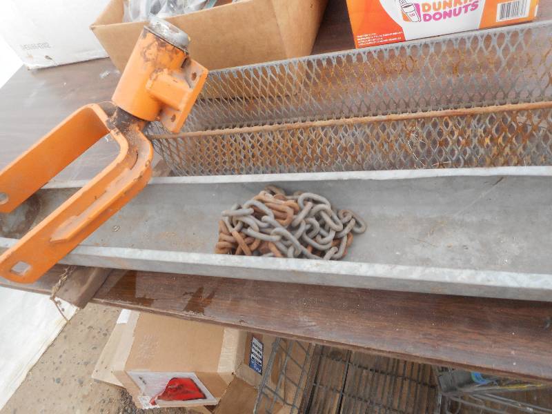 lot 296 image: FEEDER , BASKET , AXLE