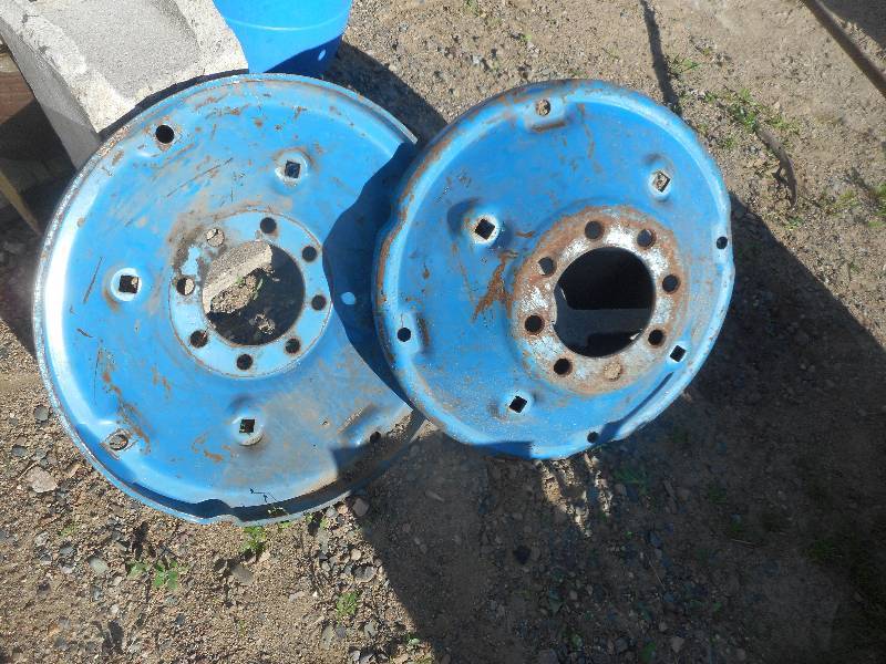 lot 297 image: 2 WHEEL CENTERS FOR A TRACTOR